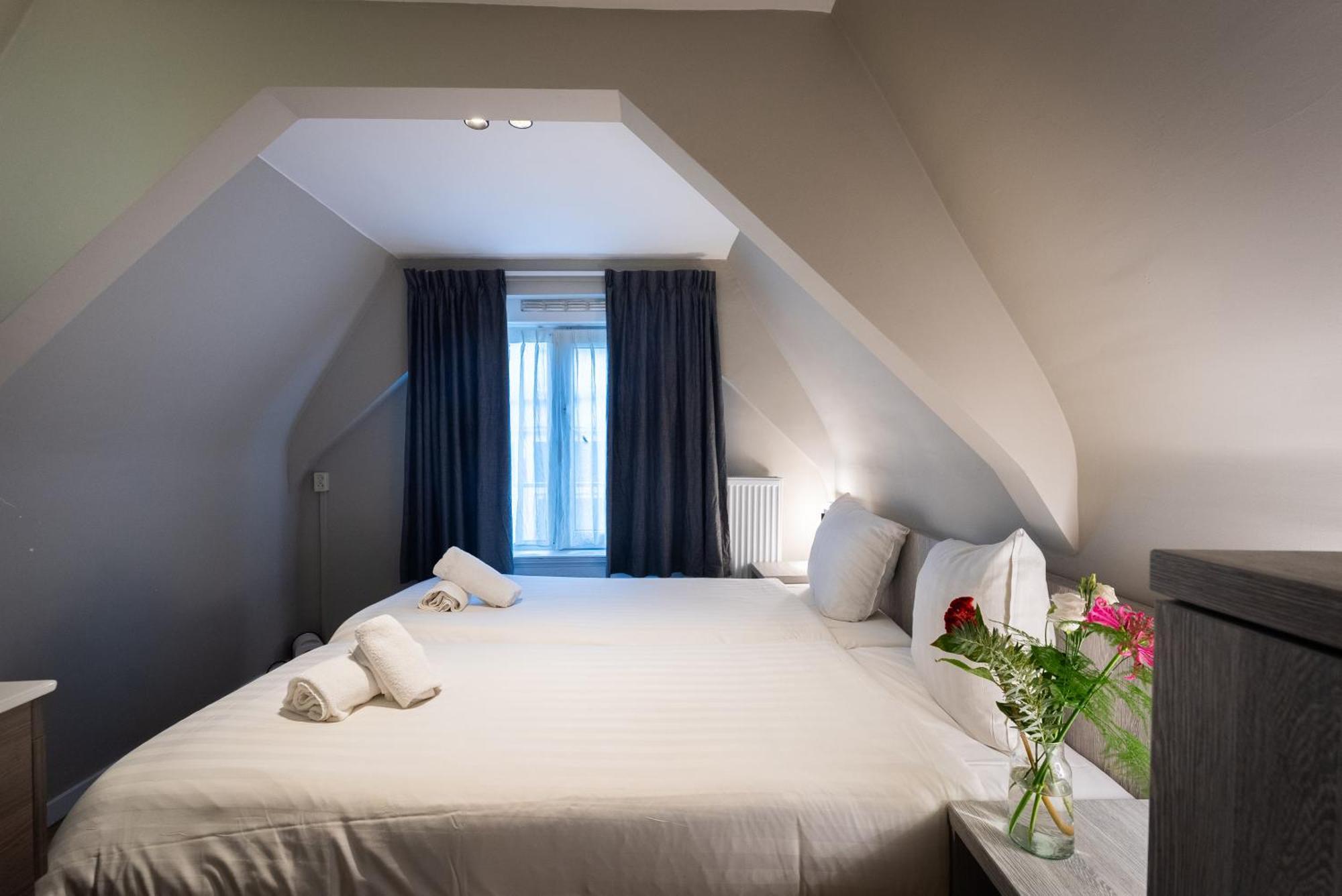 Crown * Amsterdam