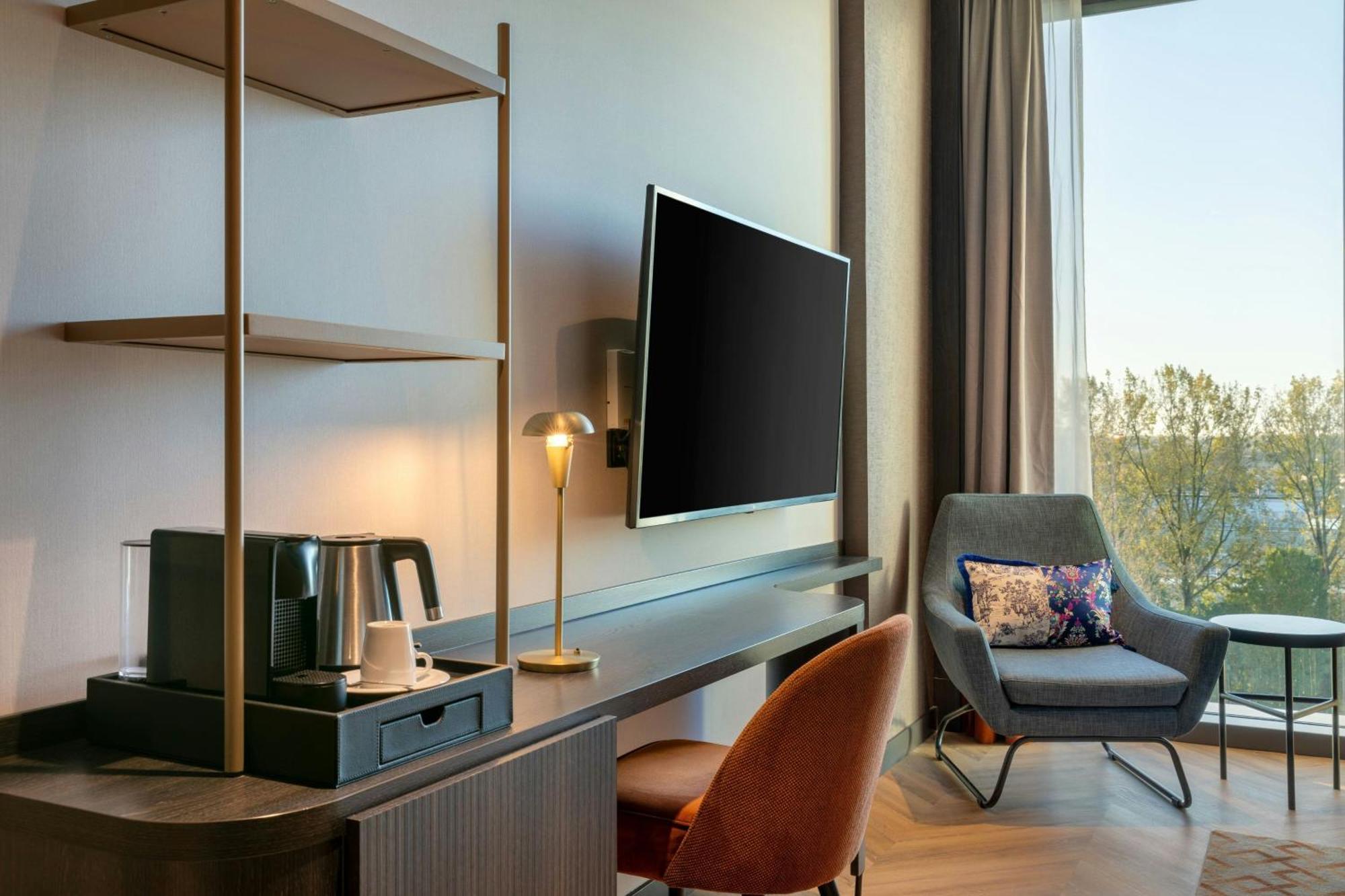 Corendon New-west, A Tribute Portfolio Amsterdam