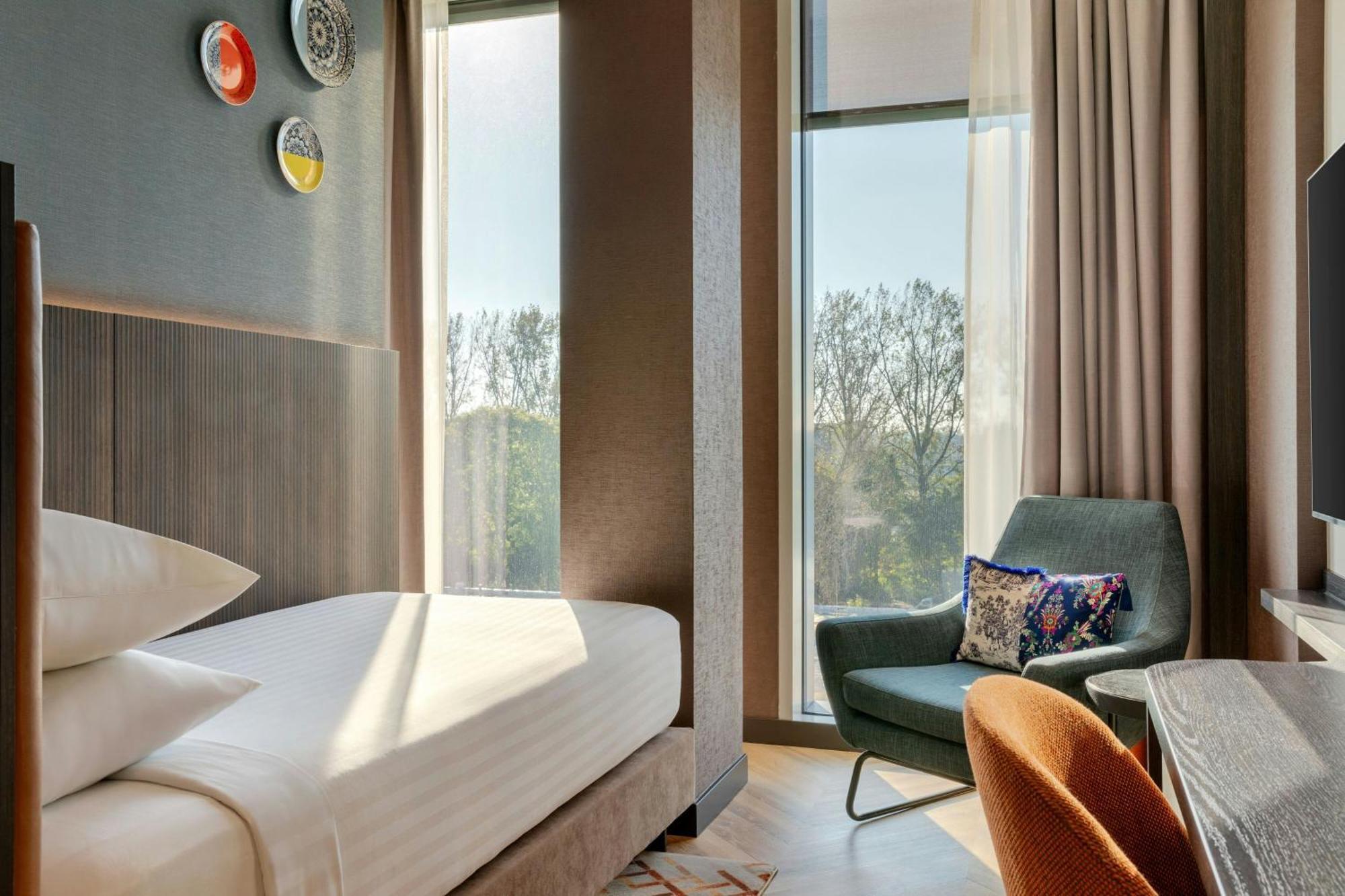 Corendon New-west, A Tribute Portfolio Hotel 4*