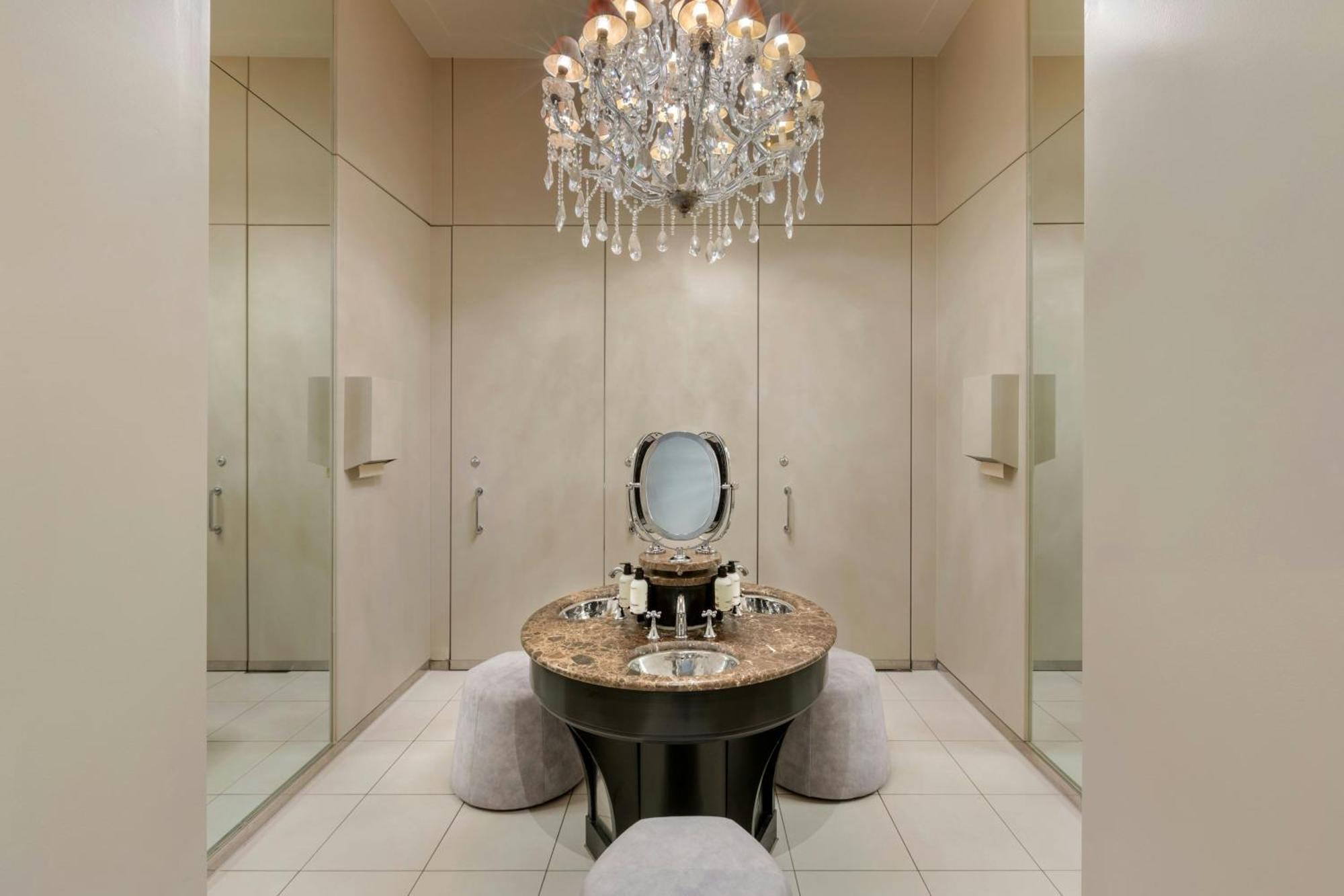 The College Amsterdam, Autograph Collection Hotel