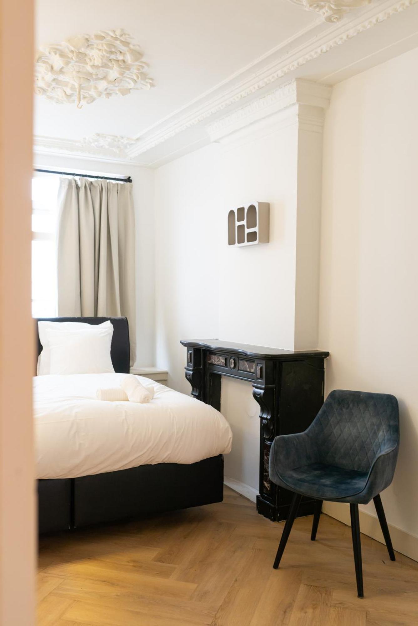 Historic Canal House Apartment Amsterdam