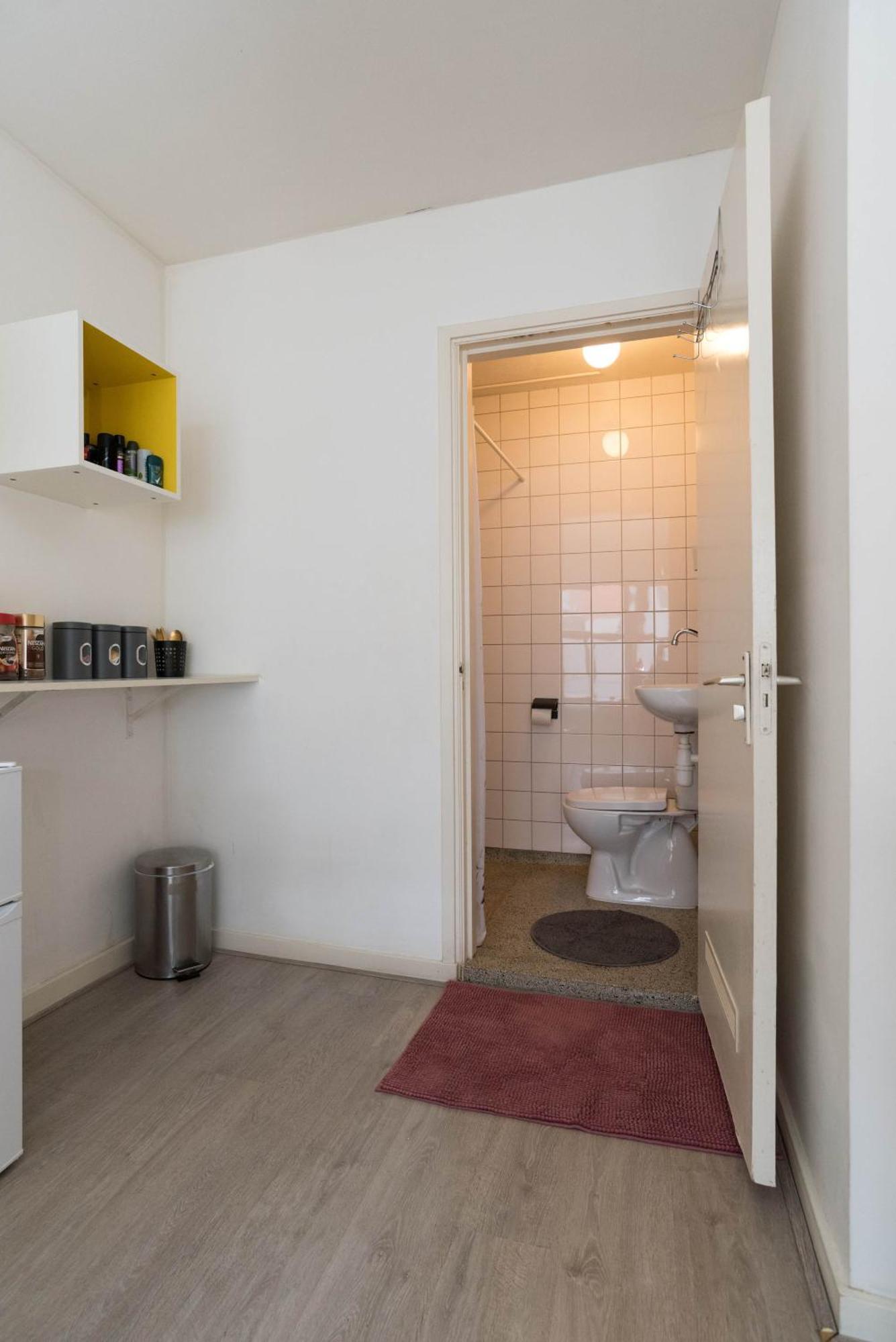 Apartment Redlight District Private Smokers Friendly