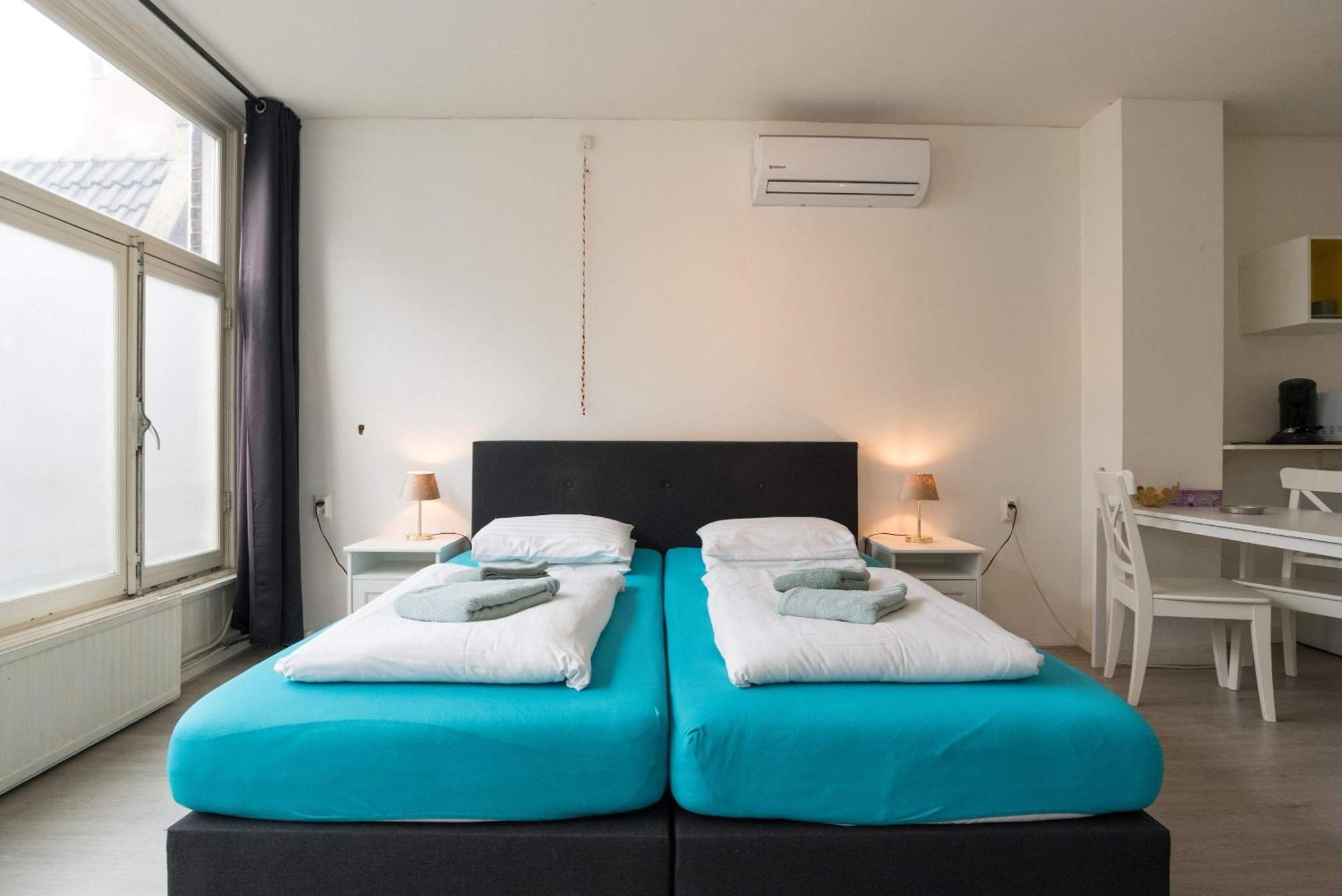 Redlight District Private Smokers Friendly Apartment *