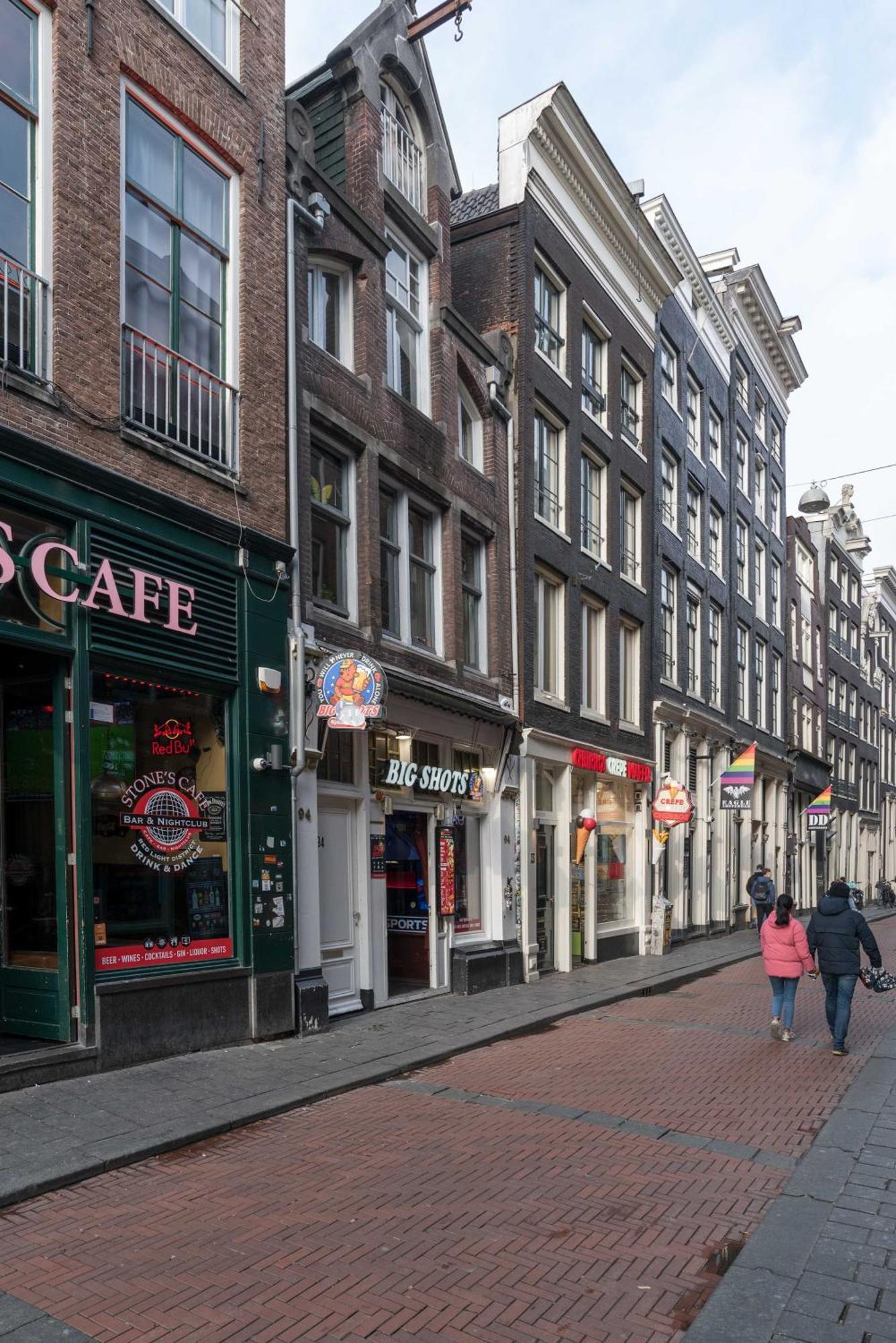Apartment Redlight District Private Smokers Friendly *