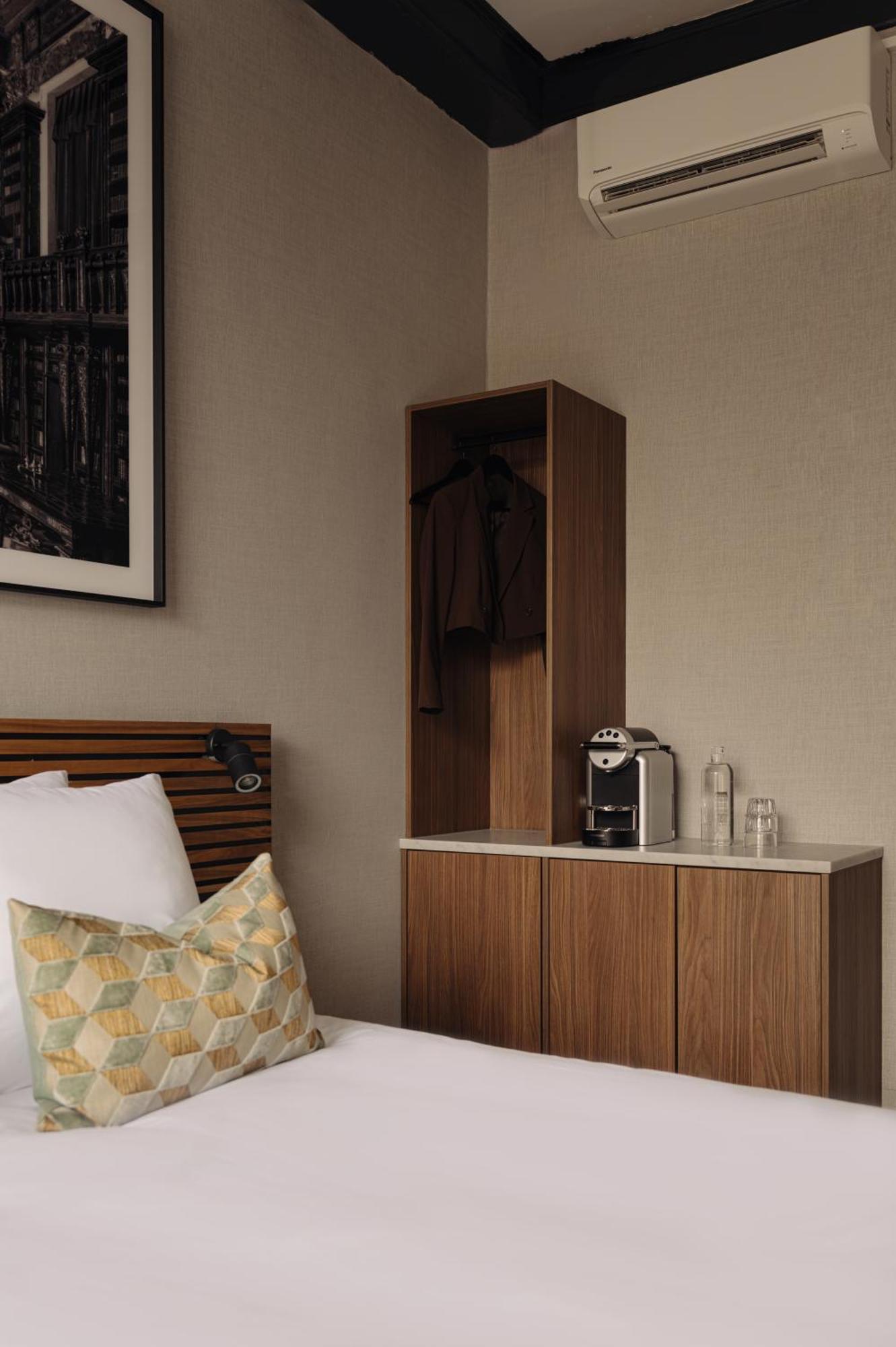 Hotel Adam's Canal House 4*