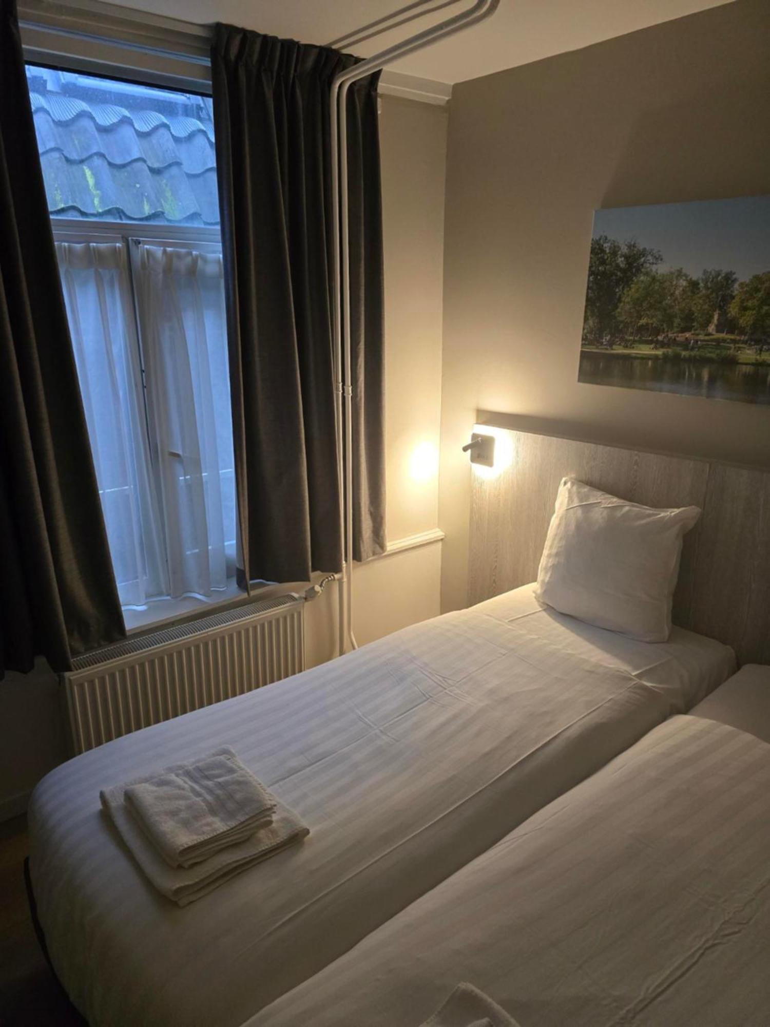 Crown * Amsterdam
