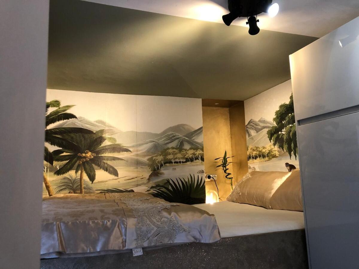 5 Min By Car From Station! Apartment