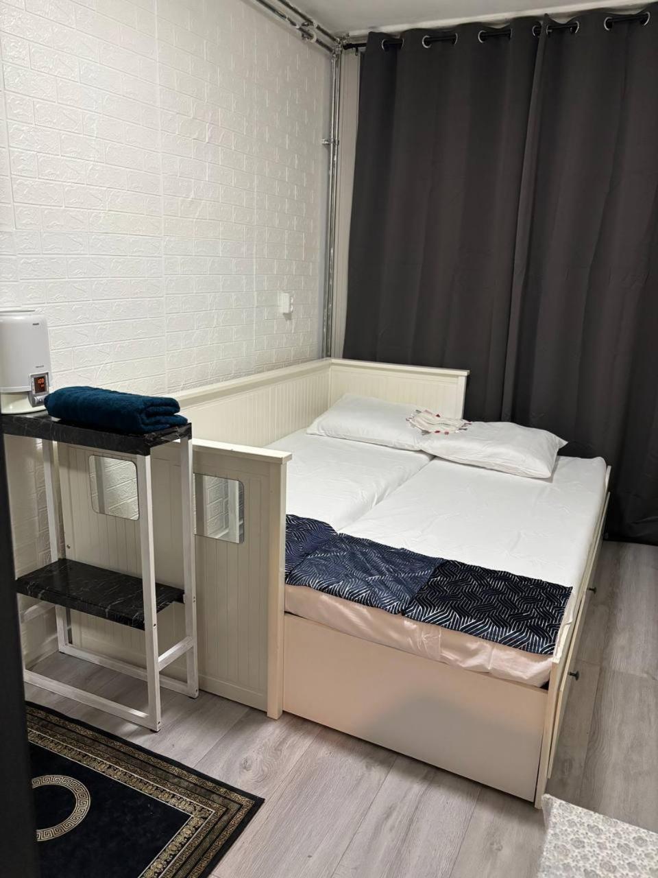 Apartment Entire In A Shared In Noord Close To The Center Station