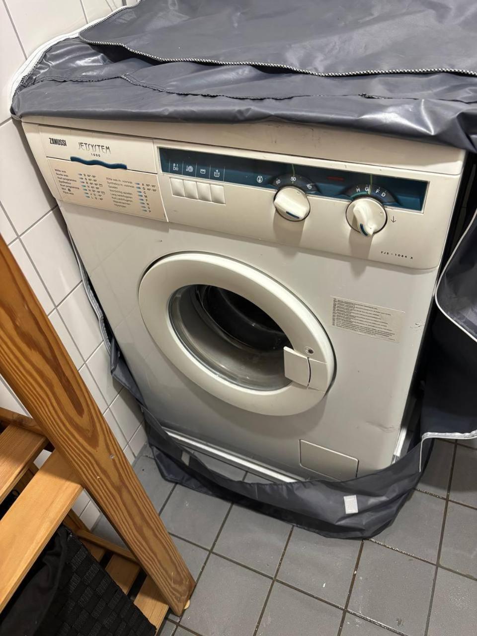 Entire In A Shared In Noord Close To The Center Station *
