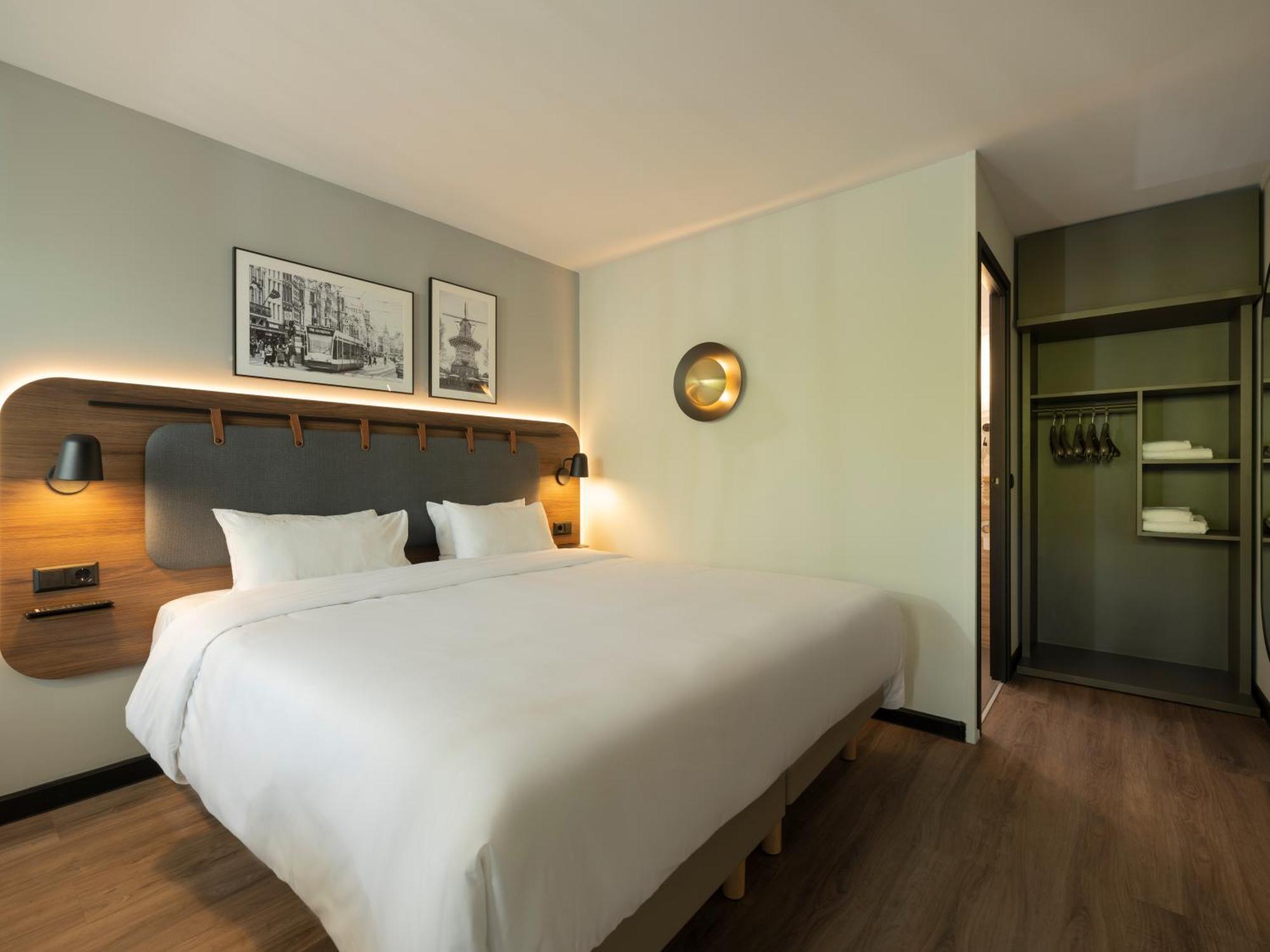 Hotel Campanile & Restaurant Zuid-oost 3*