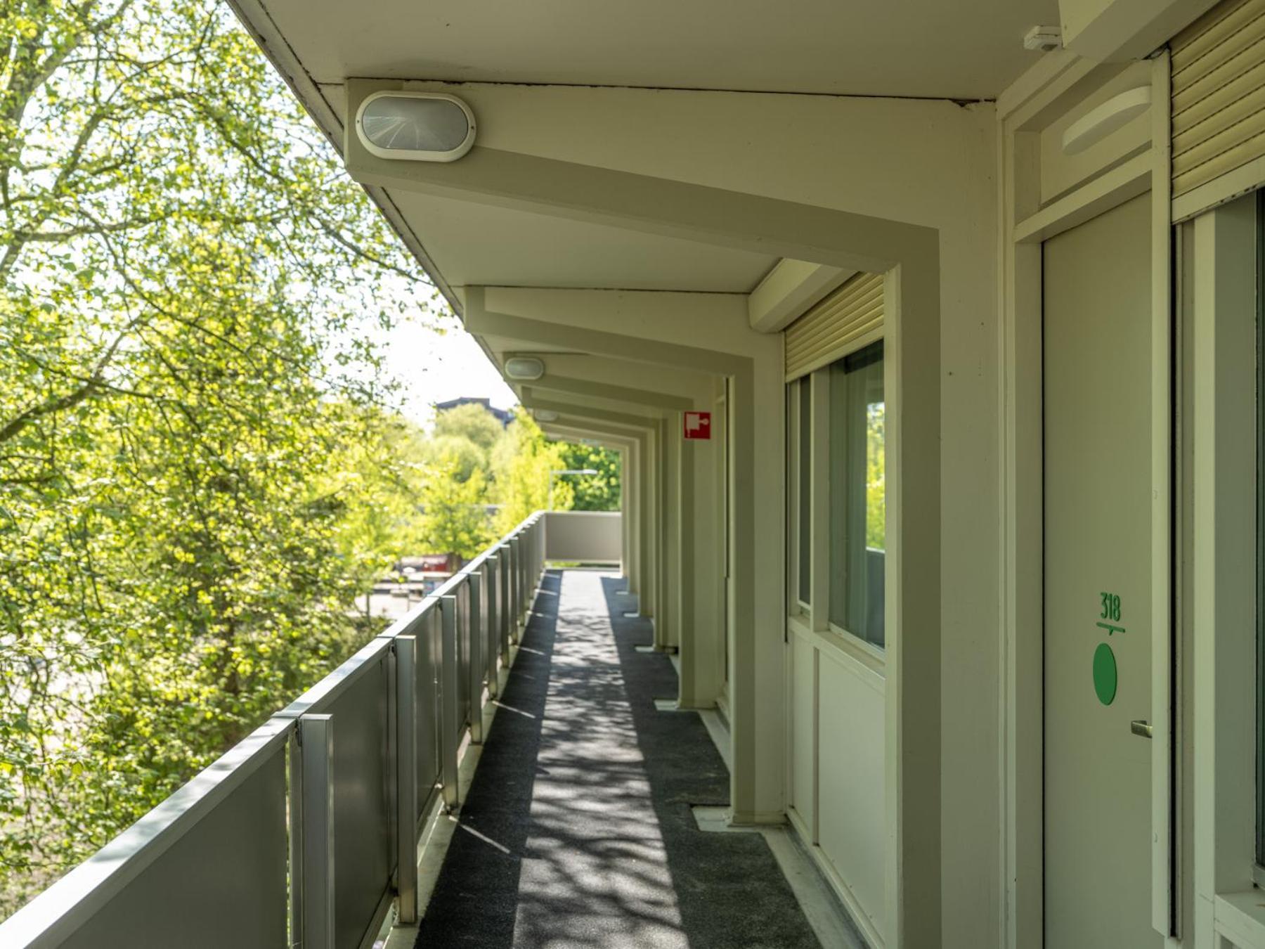 Hotel Campanile Hotel&restaurant Zuid-oost 3*