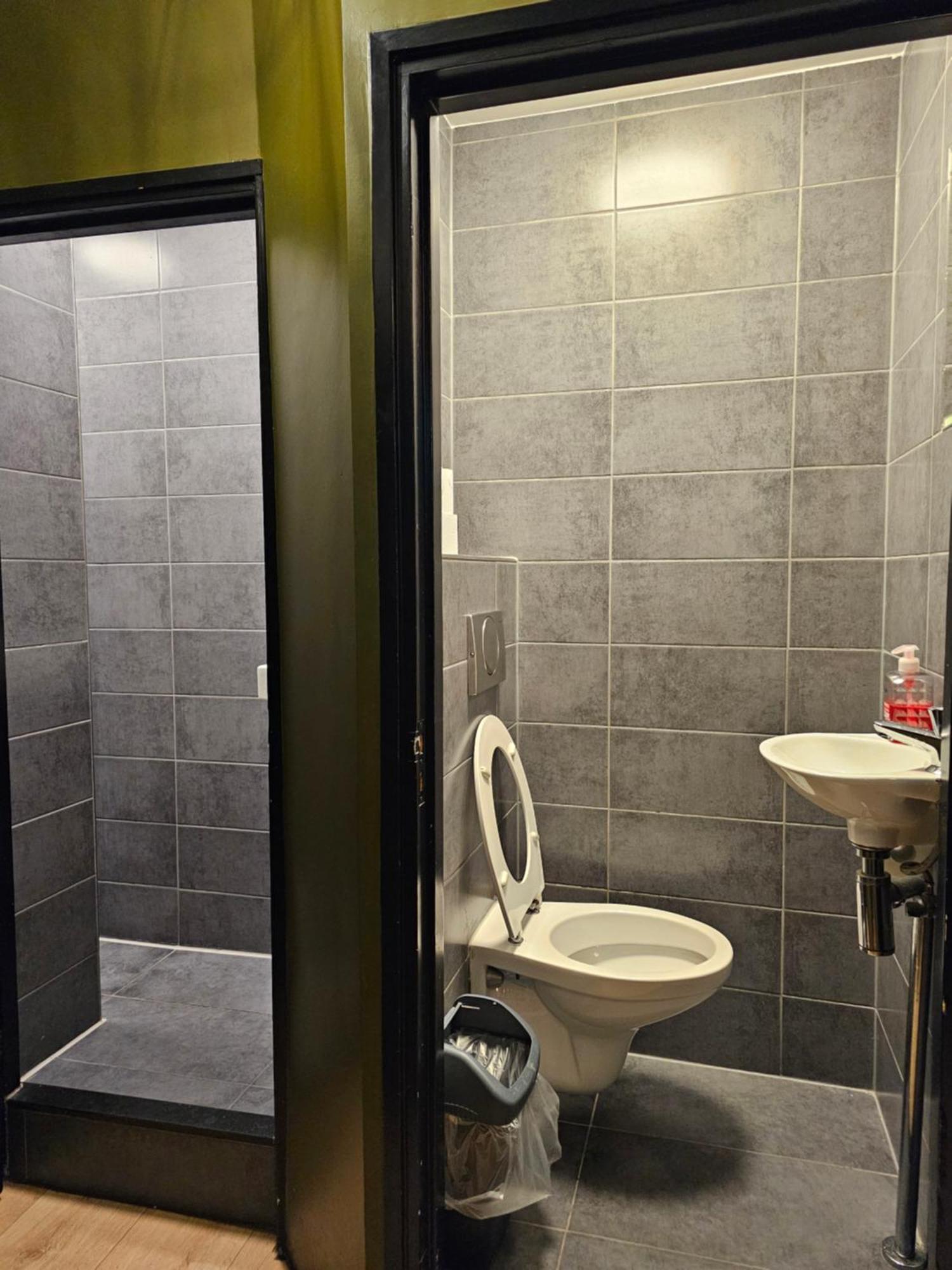 Crossroads Hostel Amsterdam Hostel *