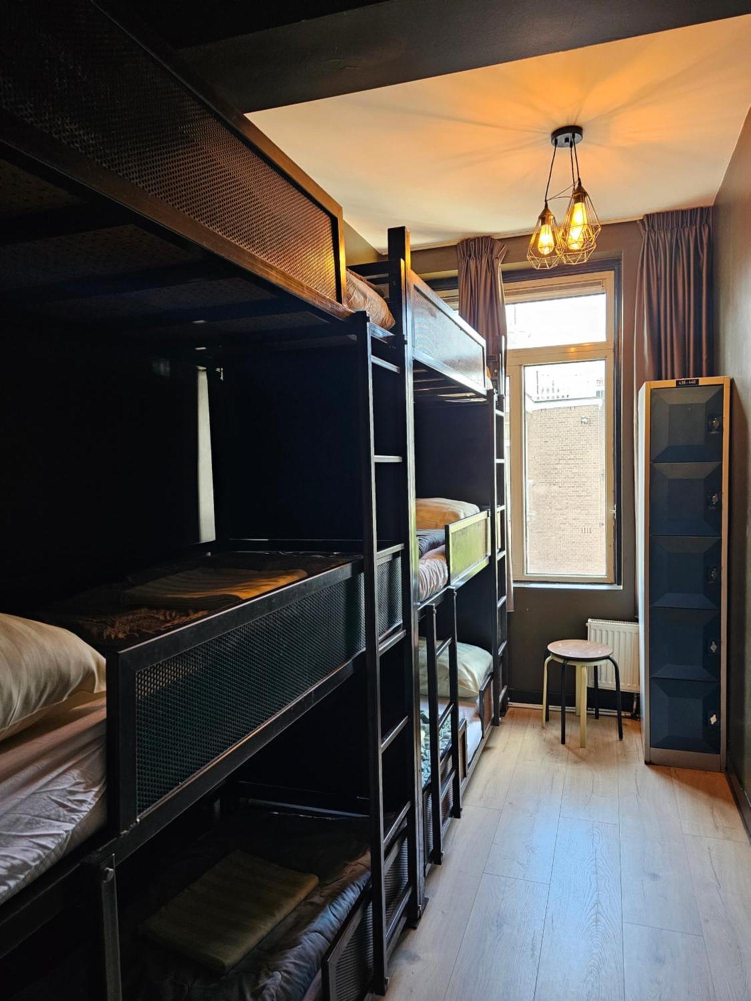 Crossroads Hostel Amsterdam *
