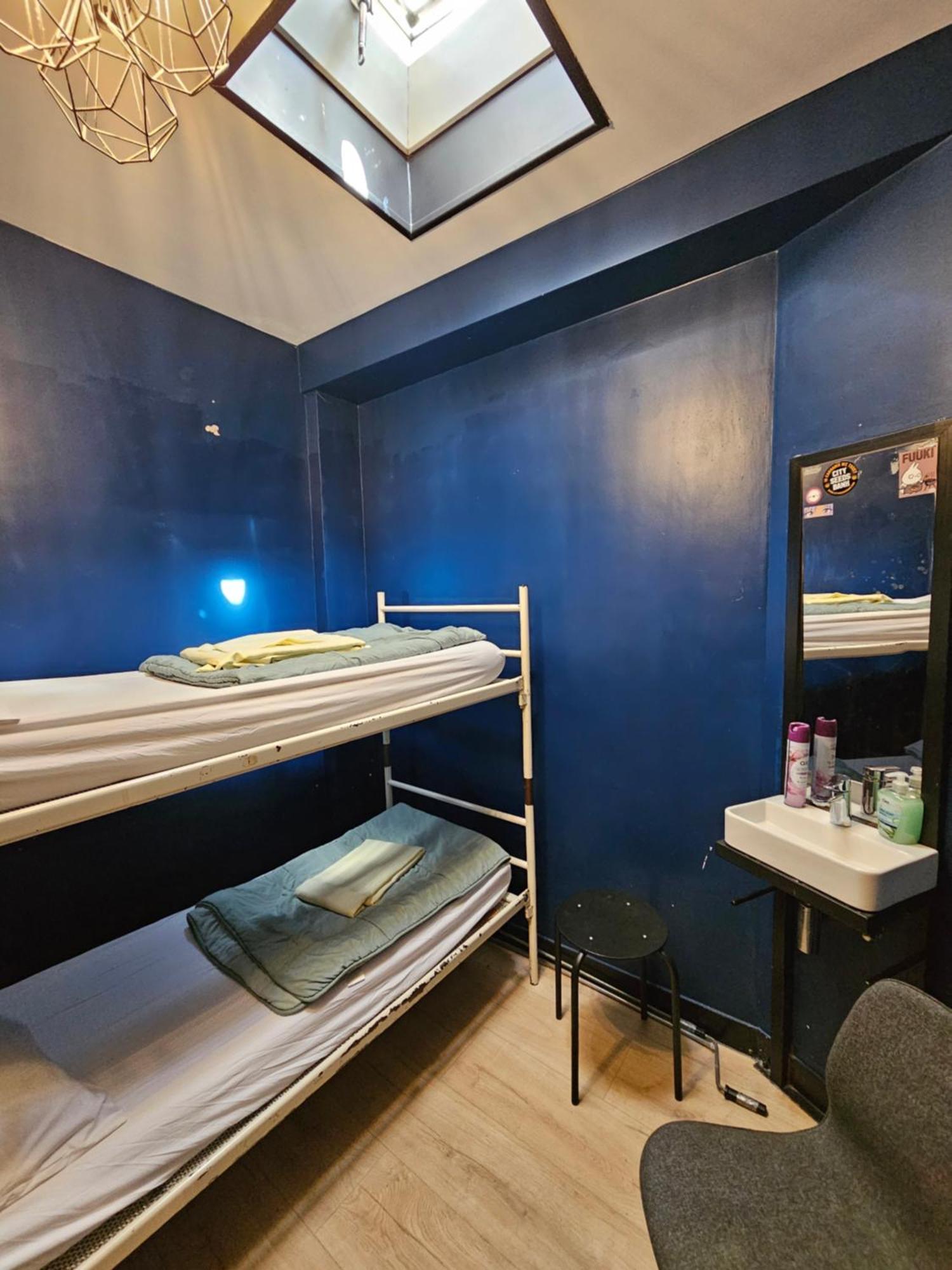 Crossroads Hostel Amsterdam Hostel Amsterdam