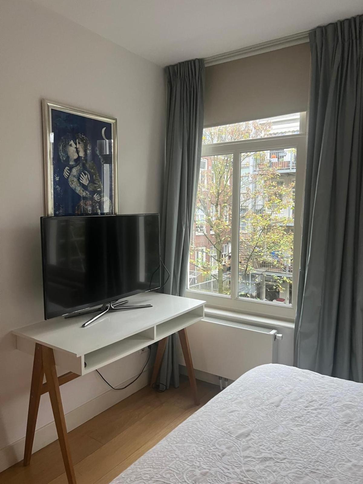 Great Bed And Breakfast Amsterdam 2*