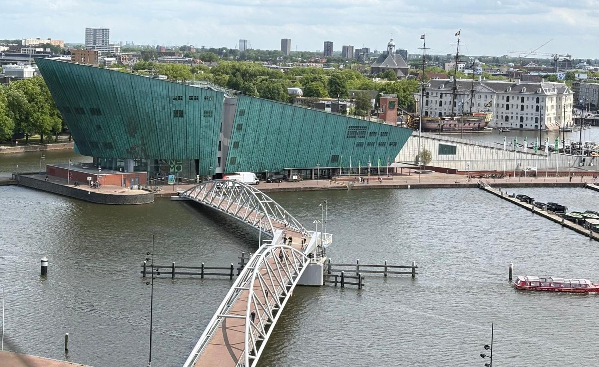Hotelboot Zwaan Amsterdam