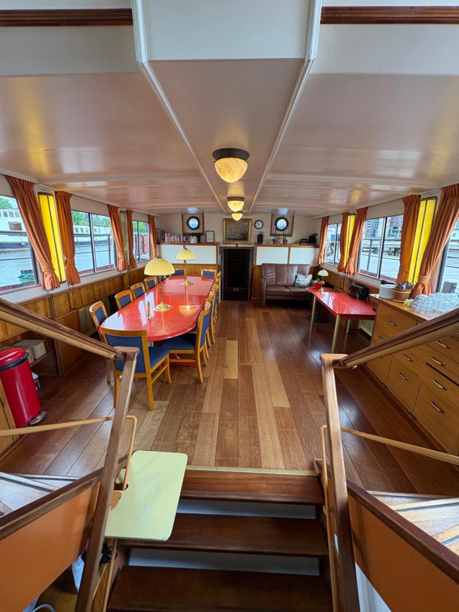 Hotelboot Zwaan * Amsterdam