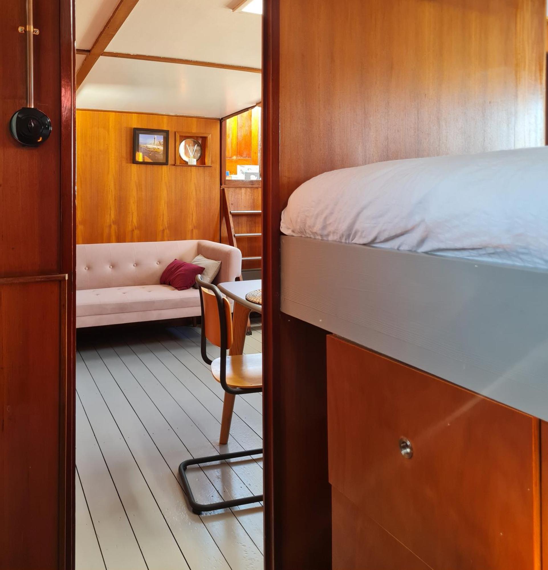 Bed & Breakfast Charmante Kapiteinshut Op Historisch Schip De Hoop