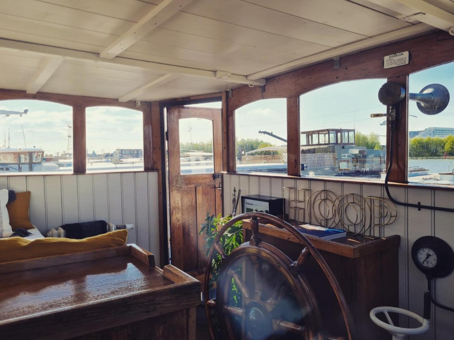 Charmante Kapiteinshut Op Historisch Schip De Hoop Bed & Breakfast Amsterdam