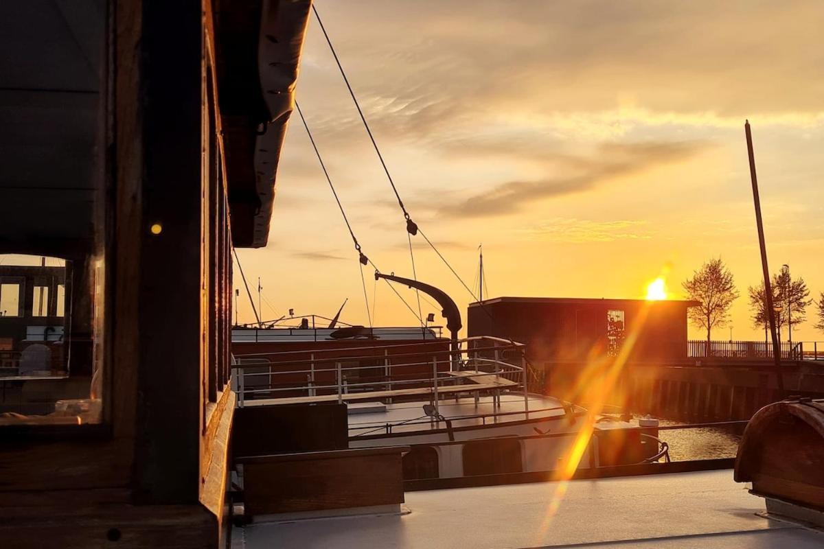 Bed & Breakfast Charmante Kapiteinshut Op Historisch Schip De Hoop