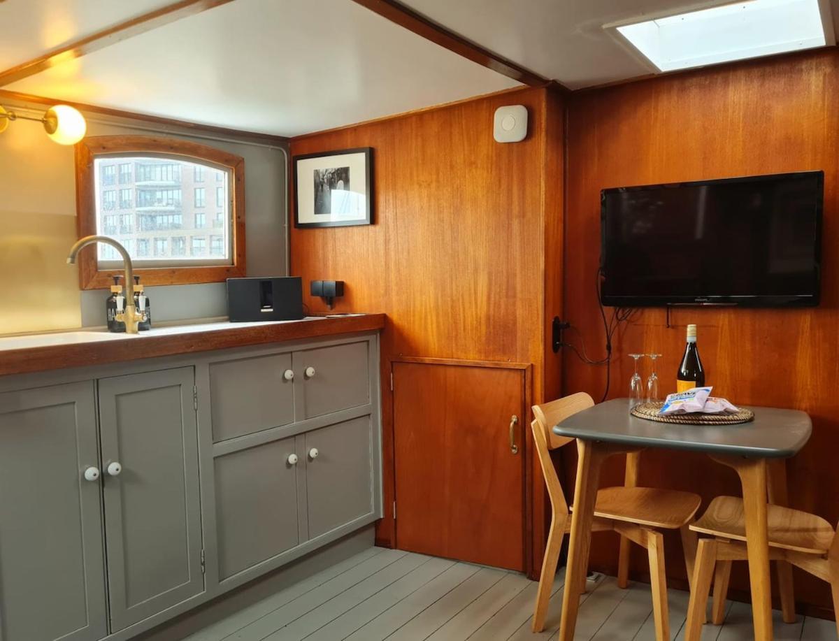 Bed & Breakfast Charmante Kapiteinshut Op Historisch Schip De Hoop *