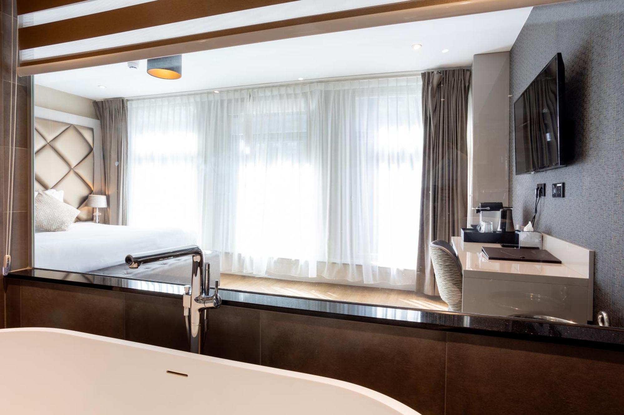 Dream Hotel 3*
