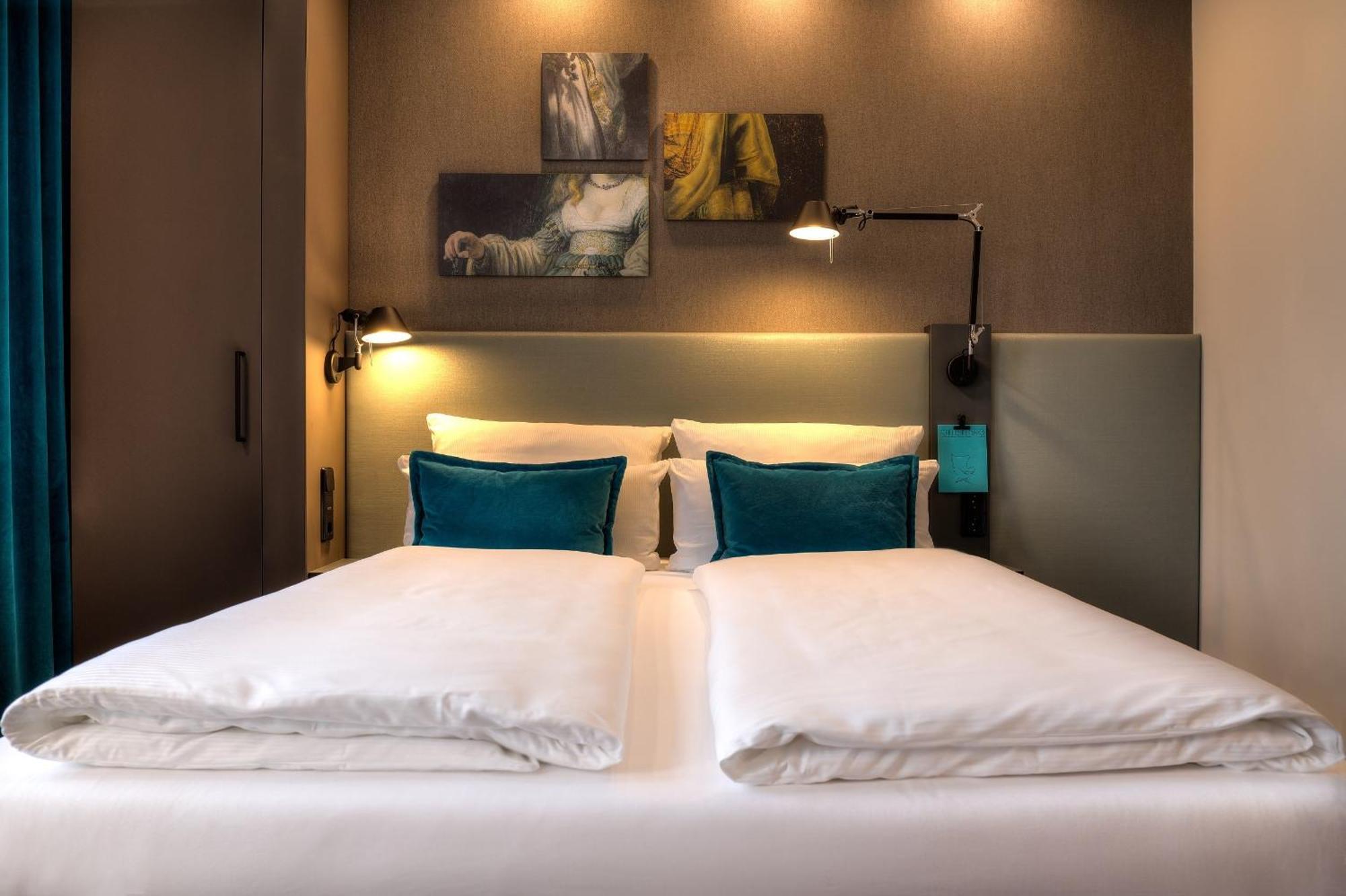 One Amsterdam-waterlooplein 3*