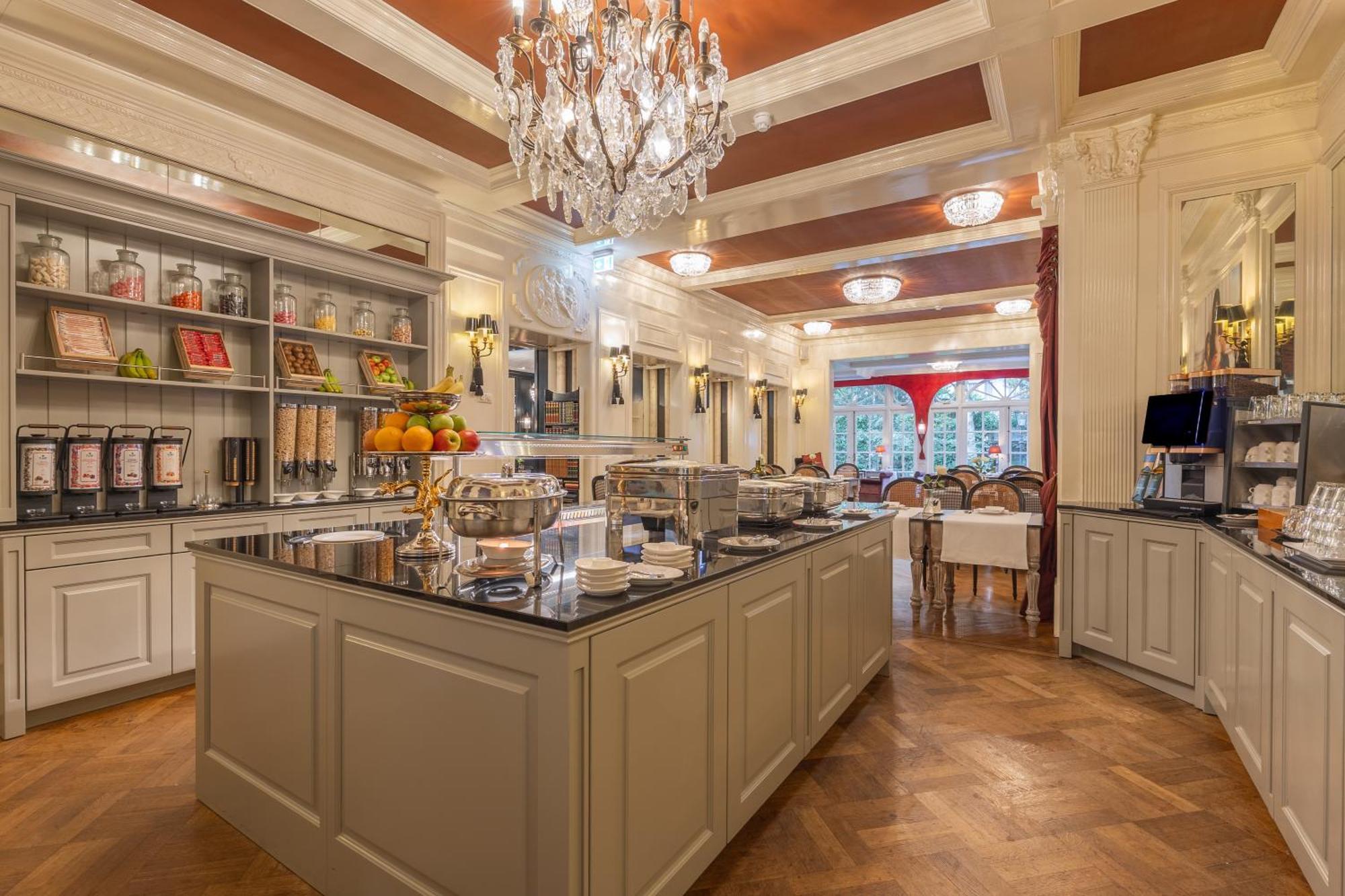 Apollofirst Boutique Amsterdam