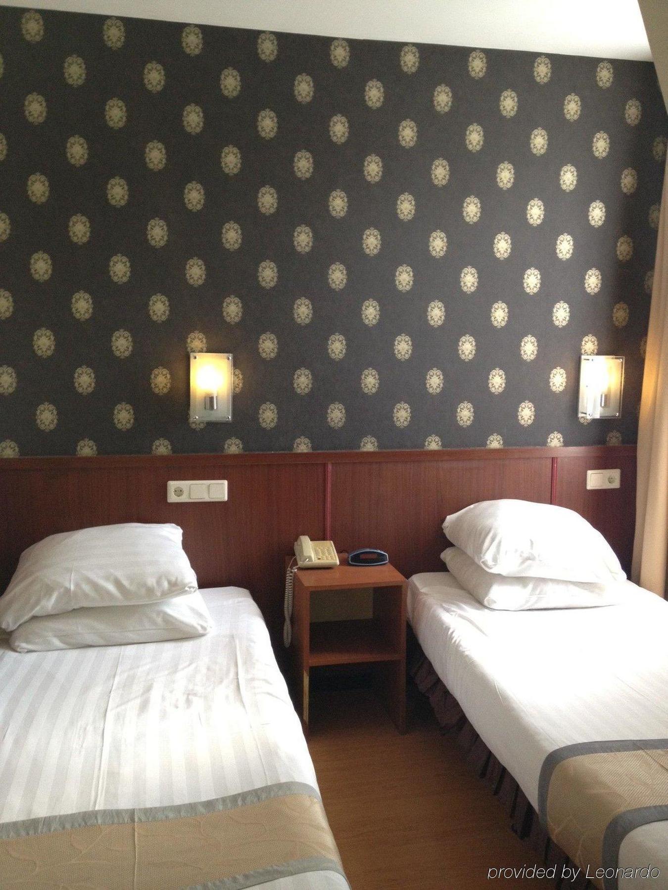 De Paris 3*
