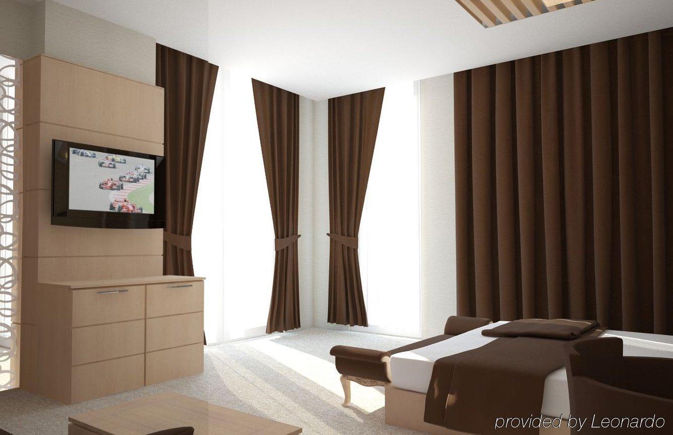 Grand Downtown Hotel