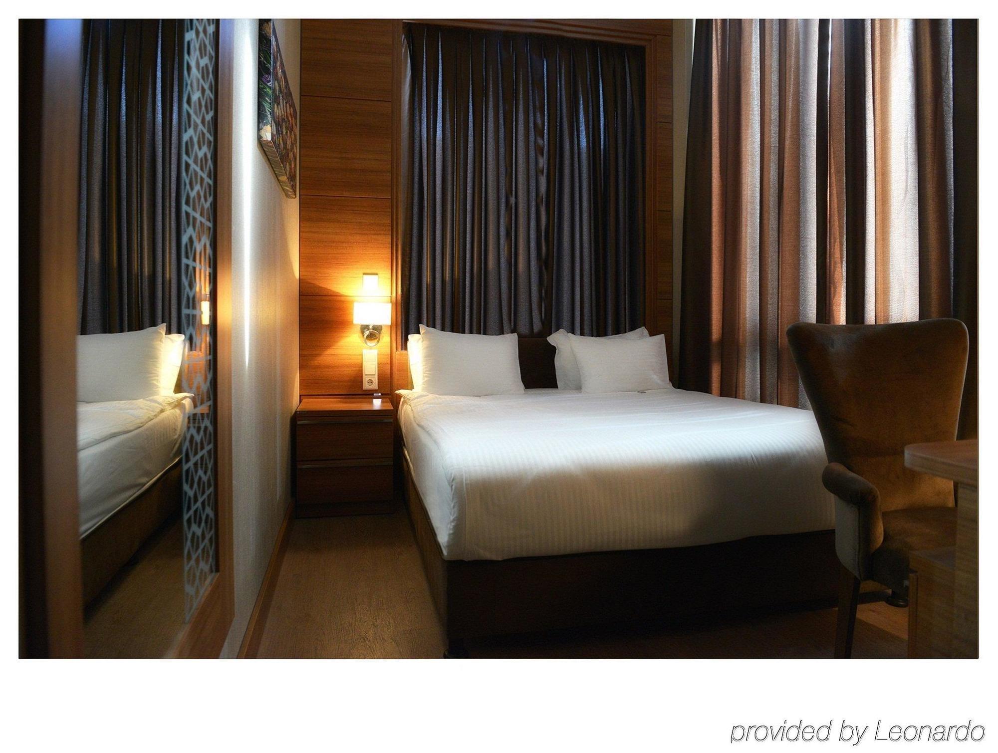 Grand Downtown 4*