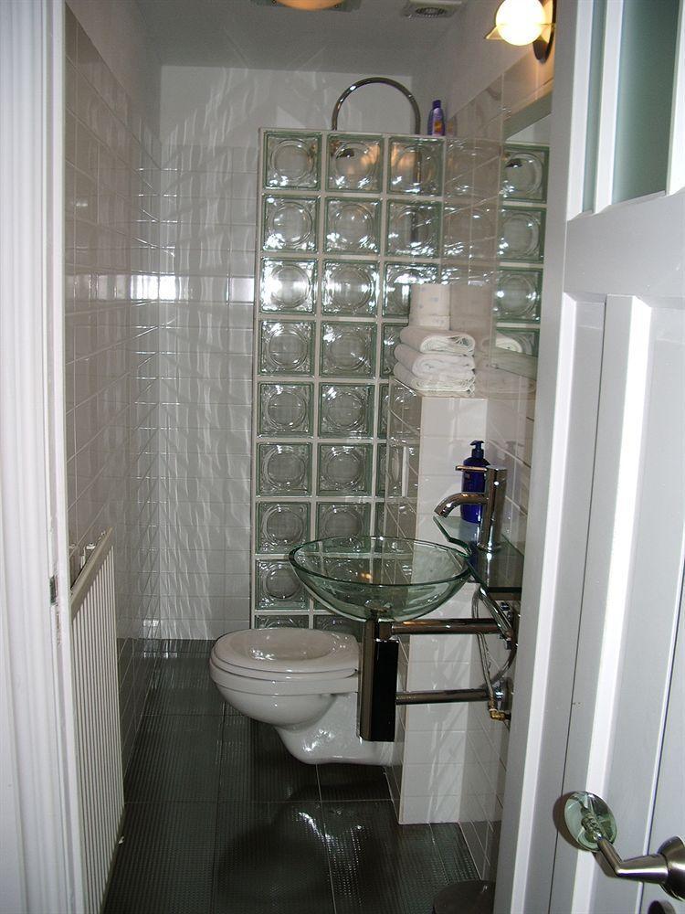 Amstel Corner Hotel 3*