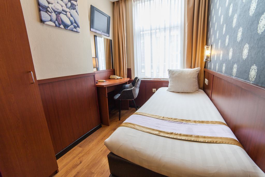 Hotel De Paris 3*