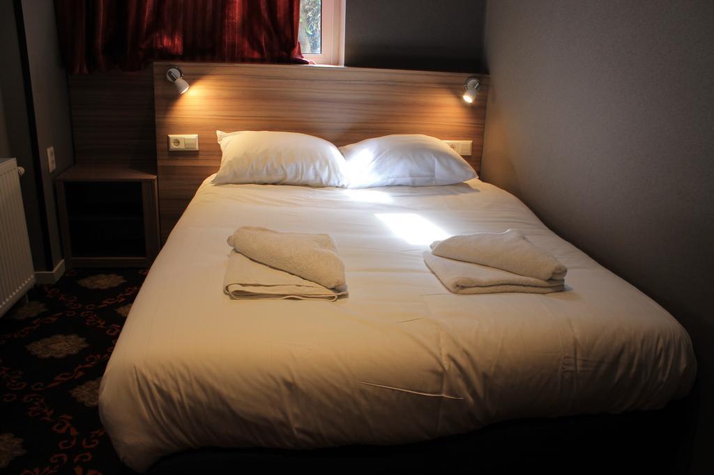Aston Hotel