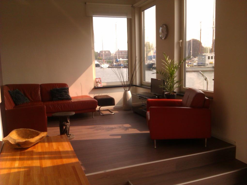 Bed & Breakfast Houseboat Vliegenbos Amsterdam