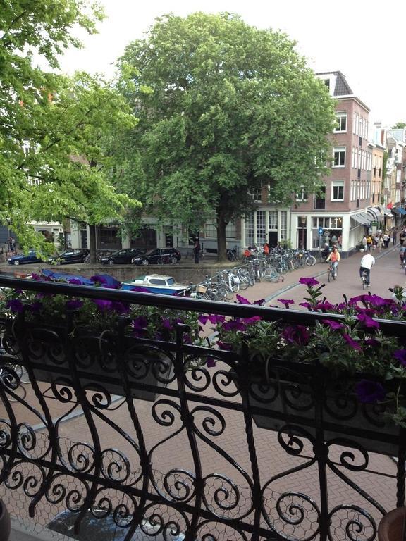 Bed & Breakfast Bij Tijn Op De Gracht Amsterdam