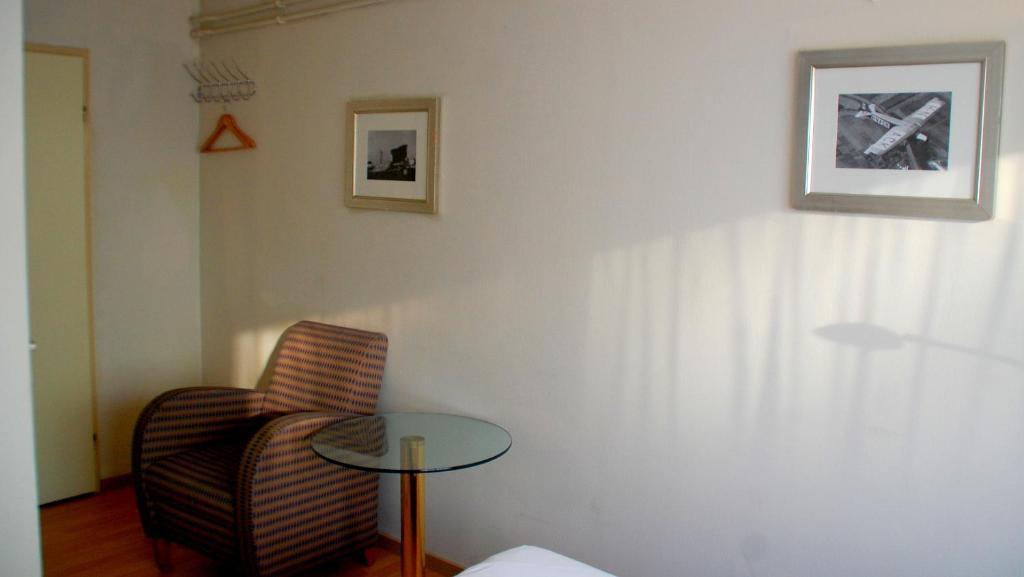 Hostel Budget Hostel Bargain Toko