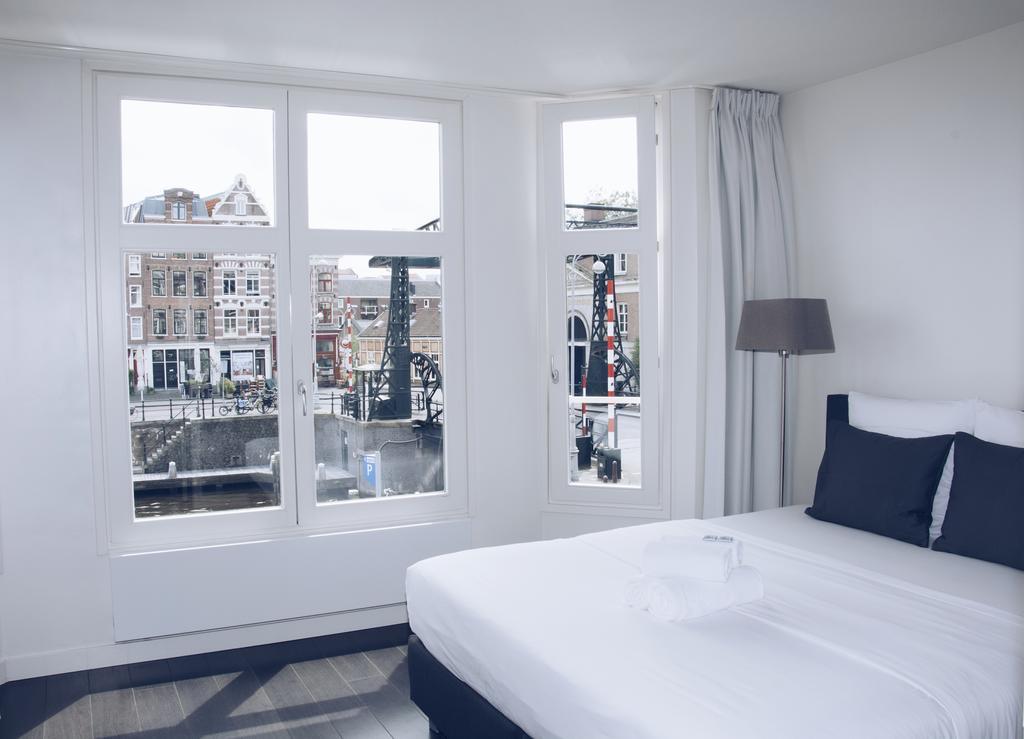 Bed & Breakfast Canal House
