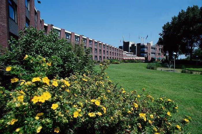 Mercure West Hotel 4*