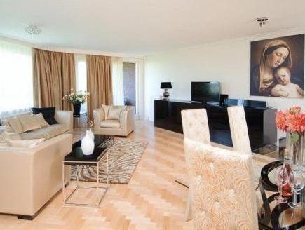 Royal Penthouse Apartment *