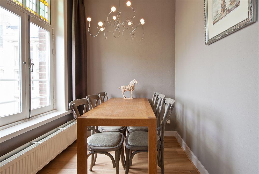 Leidseplein Hostel *