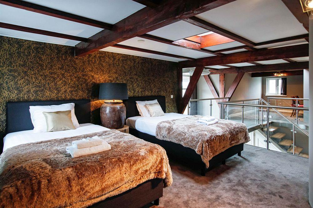 Leidseplein Hostel *