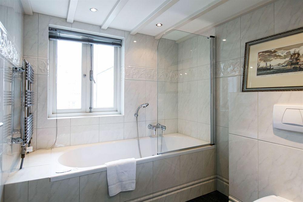Leidseplein Hostel
