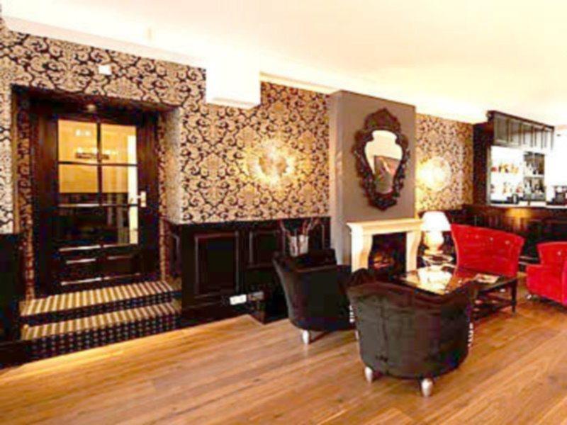 Hotel 74 3*