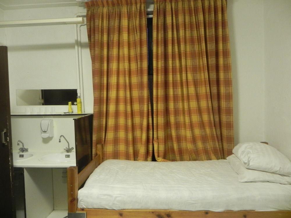 Hotel Crown *