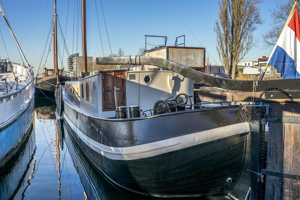 Botel Asile Flottant Amsterdam