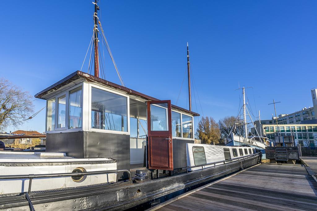 Asile Flottant * Amsterdam