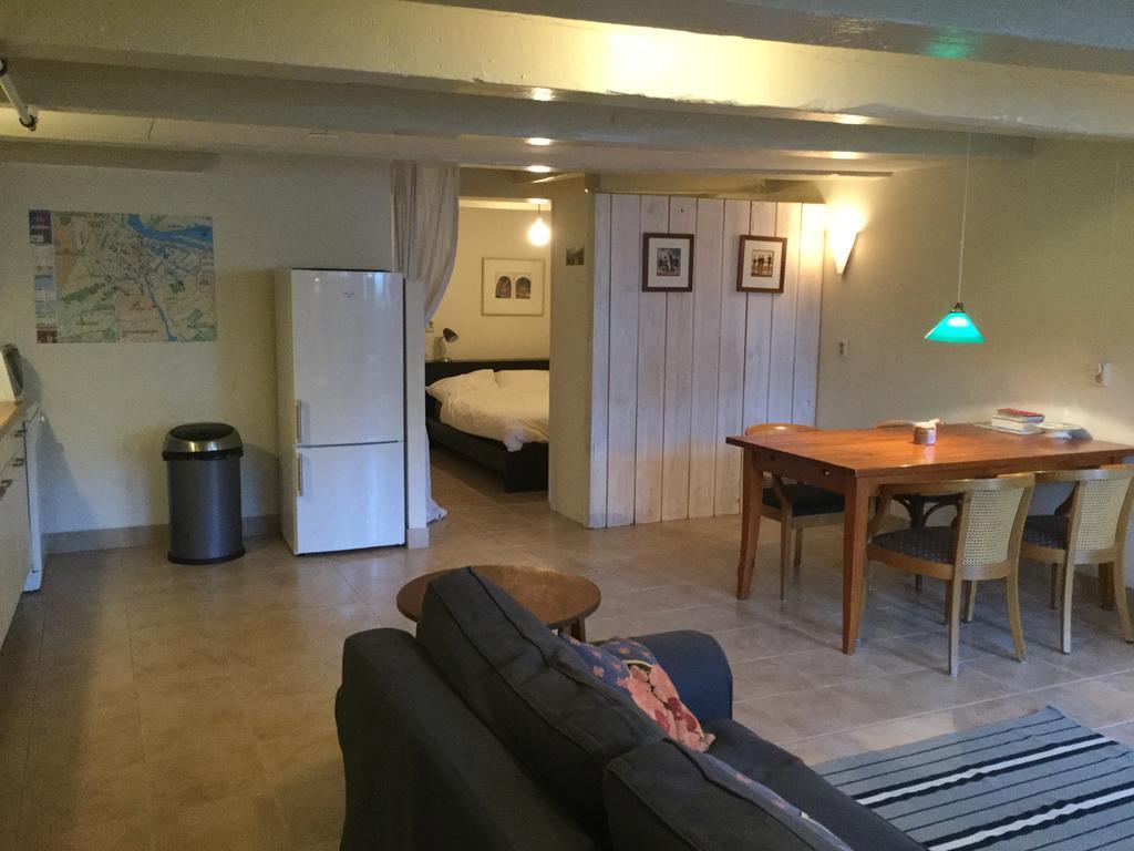 Charming Canal House 4p