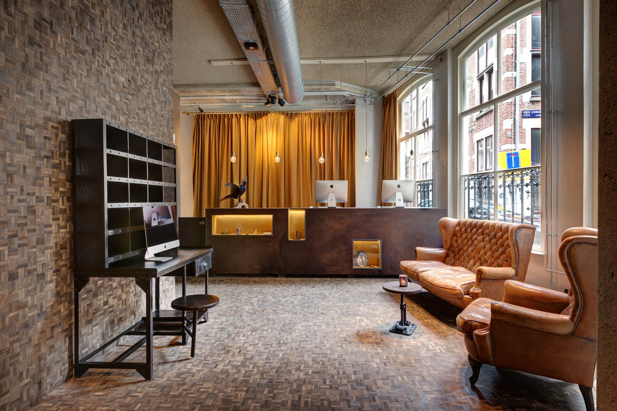 V Nesplein Hotel 4*