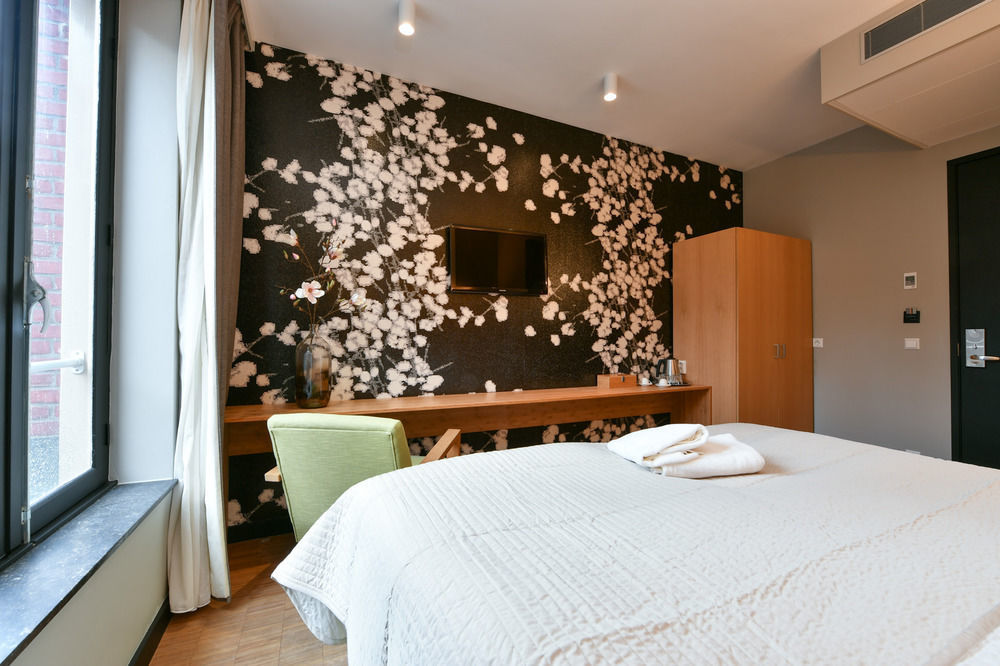 The Bank 3*